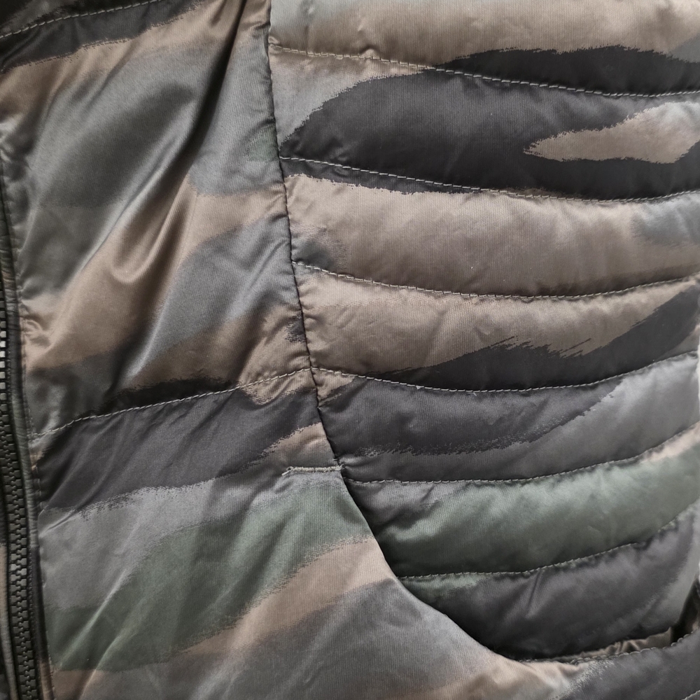 Lululemon Fluffin Awesome Vest Coast Camo Butter Pink Multi Size 6 - Picture 3 of 11